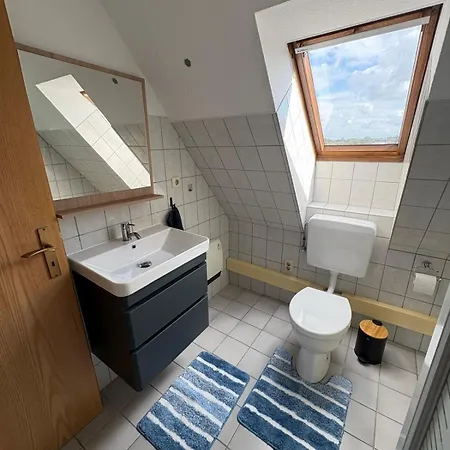 Quiet In With Kitchen & Bathroom Apartment
